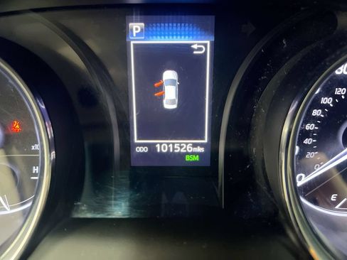 Used 2020 Toyota Camry LE w/ Convenience Package FWD image 13
