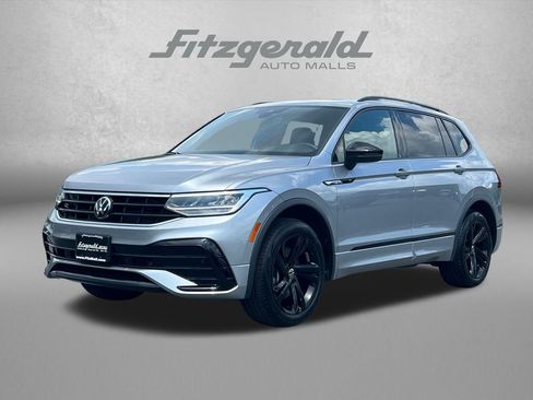 Used 2024 Volkswagen Tiguan SE R-Line AWD/4WD image 2