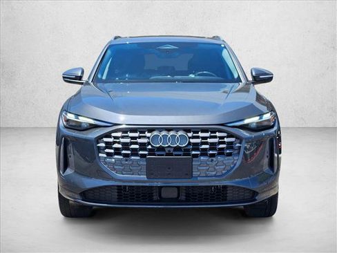 Certified 2025 Audi Q5 Premium w/ Convenience Package AWD/4WD image 2