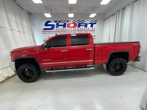 Used 2018 GMC Sierra 2500 SLT w/ Duramax Plus Package AWD/4WD image 8