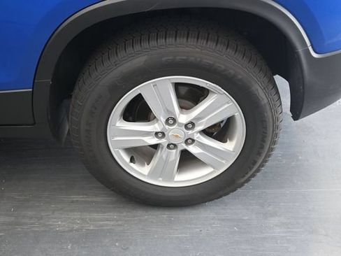 Used 2015 Chevrolet Trax LT w/ LT Plus Package AWD/4WD image 11