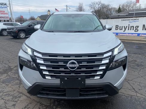 Used 2025 Nissan Rogue SV image 8