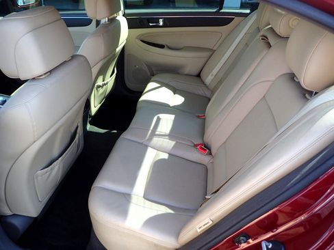 Used 2011 Hyundai Genesis 4.6 image 11