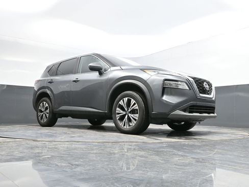 Used 2023 Nissan Rogue SV image 33