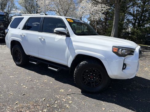 Used 2023 Toyota 4Runner SR5 Premium w/ Moonroof Package image 2