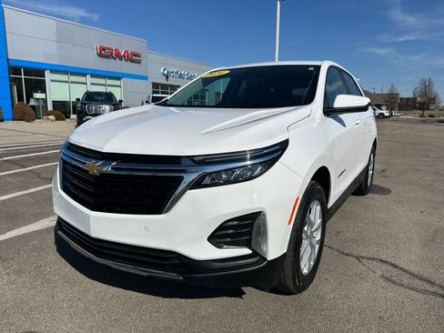 Used 2024 Chevrolet Equinox LT image 2