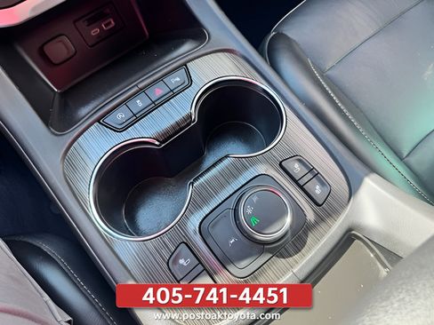 Used 2021 GMC Acadia SLT FWD image 28