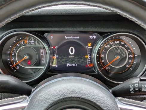 Used 2019 Jeep Wrangler Unlimited Sahara image 28