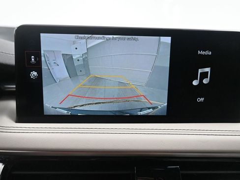 Used 2025 Genesis G70 2.5T image 20