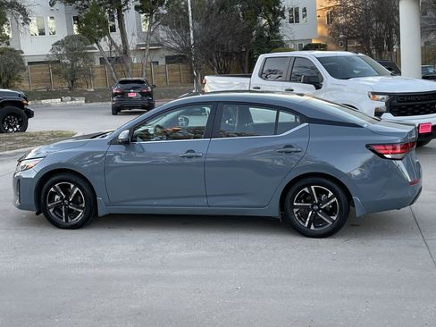 Used 2024 Nissan Sentra SV image 3