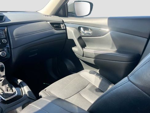 Used 2020 Nissan Rogue SL FWD image 23