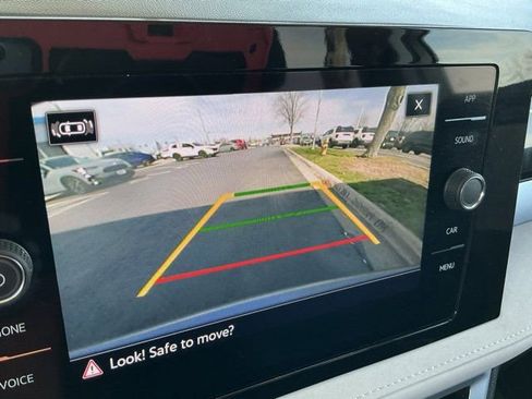 Used 2025 Volkswagen Taos SE image 26