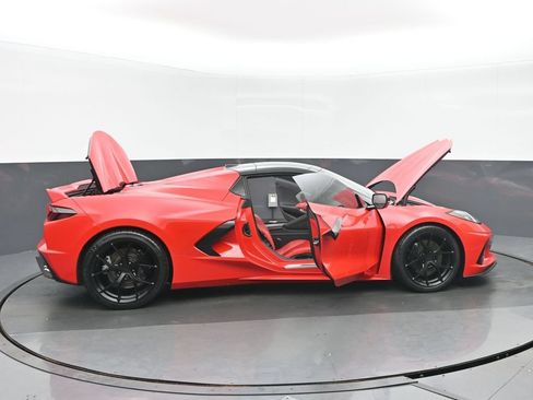 Used 2021 Chevrolet Corvette Stingray Preferred Conv w/ Z51 Performance Package RWD image 36
