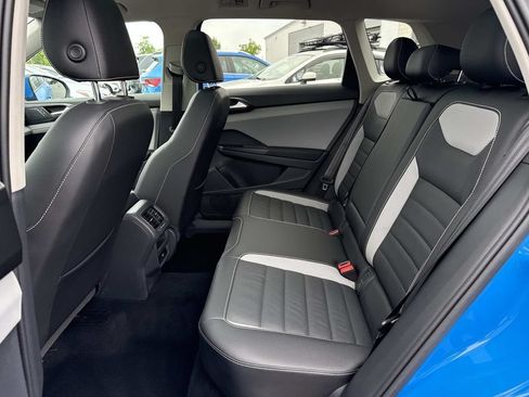 Used 2023 Volkswagen Taos SEL AWD/4WD image 11