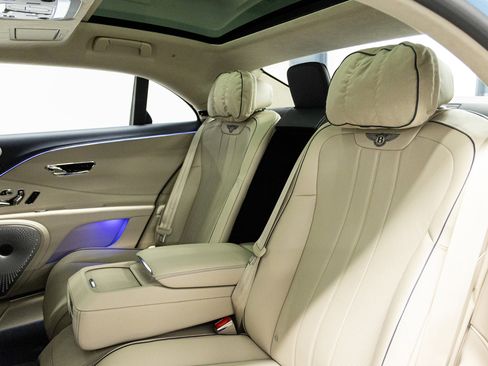 New 2026 Bentley Flying Spur Plug-In Hybrid image 34
