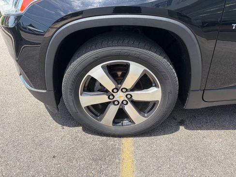 Used 2019 Chevrolet Traverse LT w/ LT Premium Package AWD/4WD image 15