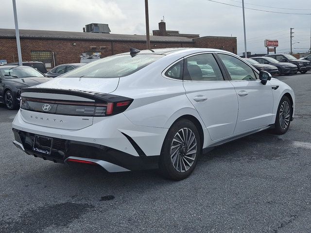 Certified 2025 Hyundai Sonata Limited FWD image 5