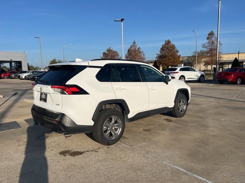 Used 2024 Toyota RAV4 XLE image 5