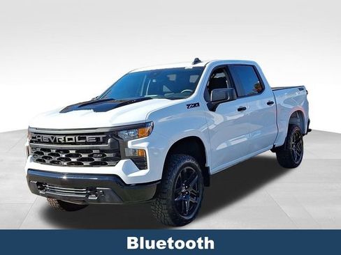 Used 2024 Chevrolet Silverado 1500 Custom Trail Boss w/ Dark Appearance Package image 4