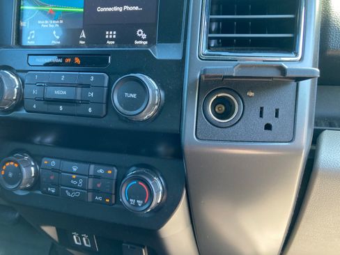 Used 2019 Ford F150 XLT w/ Equipment Group 302A Luxury AWD/4WD image 17