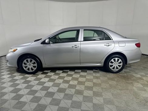 Used 2010 Toyota Corolla LE FWD image 4