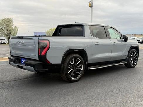 Used 2025 GMC Sierra EV Denali AWD/4WD image 15