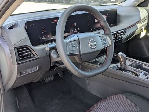 New 2026 Nissan Sentra SR w/ Floor Mat Package FWD image 5