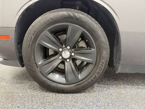 Used 2016 Dodge Challenger SXT RWD image 11