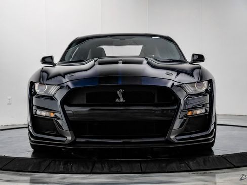 Used 2021 Ford Mustang Shelby GT500 w/ Carbon Fiber Track Pack image 28