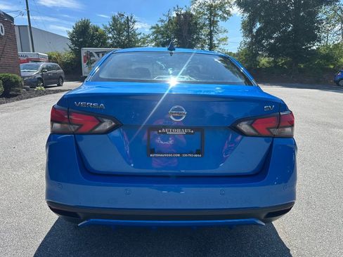 Used 2021 Nissan Versa SV FWD image 6