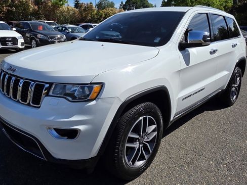 Used 2019 Jeep Grand Cherokee Limited image 1
