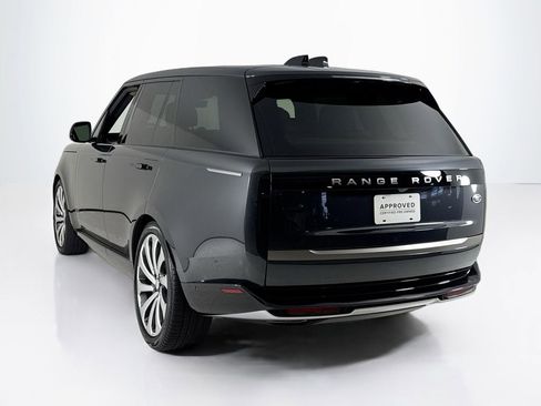 Used 2023 Land Rover Range Rover SE image 3
