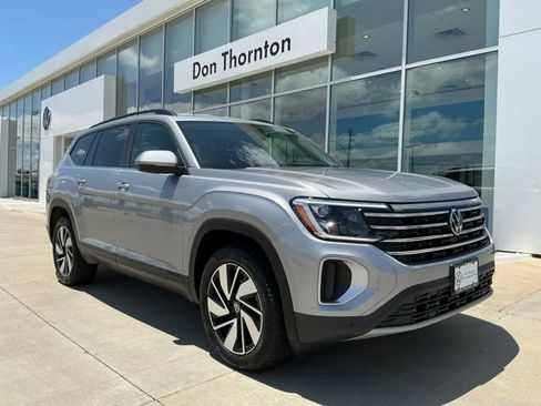 Certified 2025 Volkswagen Atlas SE AWD/4WD image 1