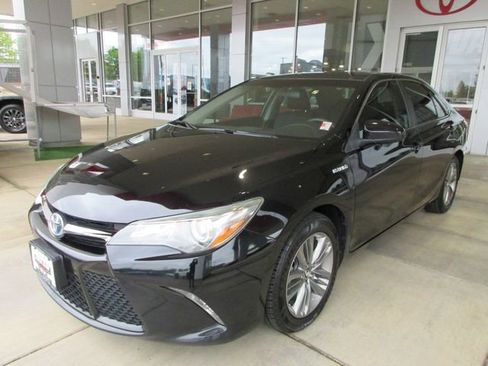 Used 2015 Toyota Camry SE FWD image 6
