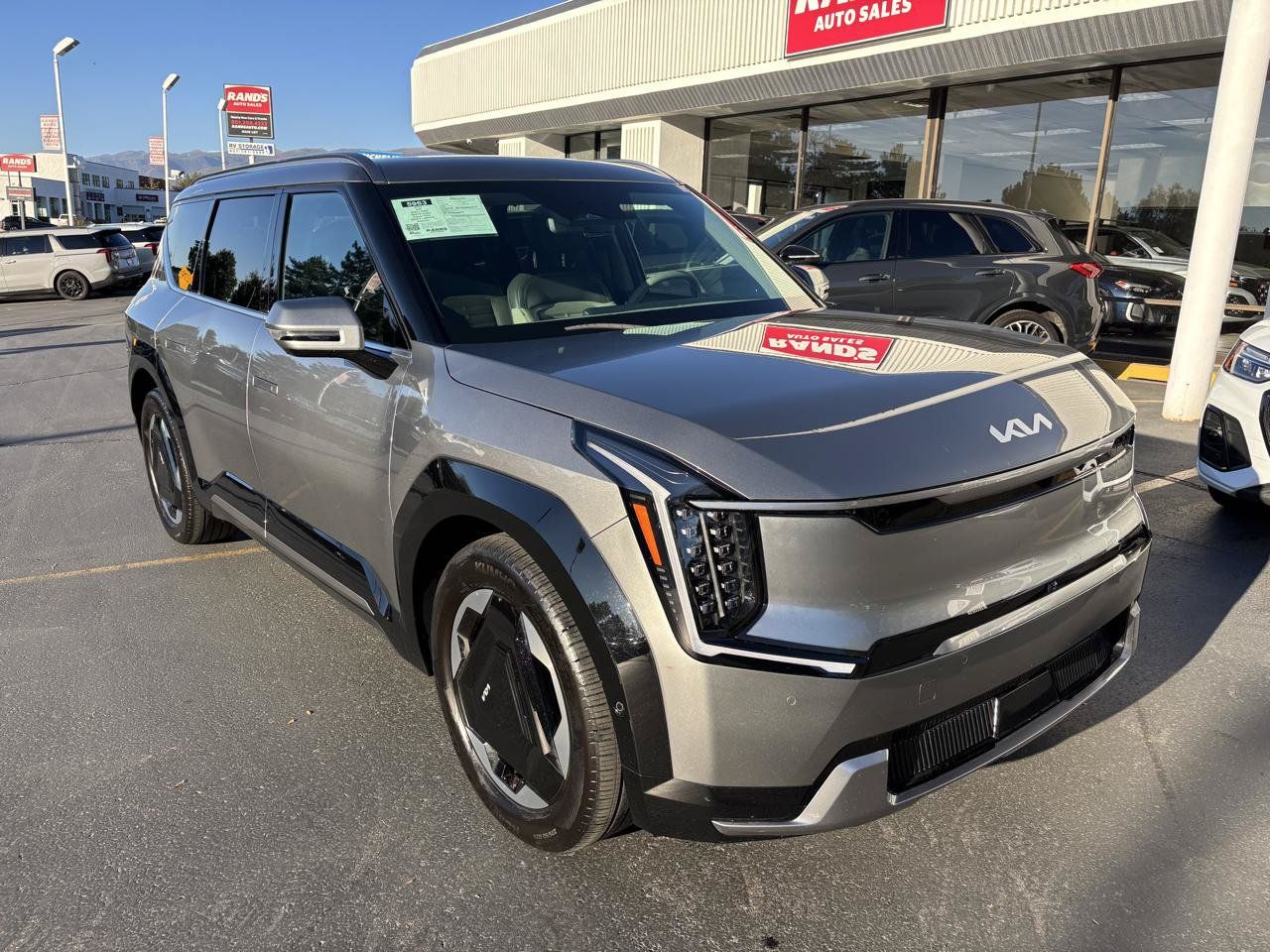 Used 2024 Kia EV9 Land AWD/4WD image 2