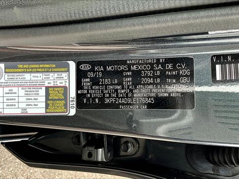 Used 2020 Kia Forte LXS FWD image 19