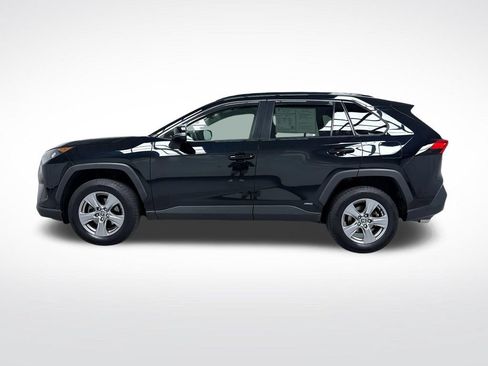 Used 2022 Toyota RAV4 LE AWD/4WD image 11
