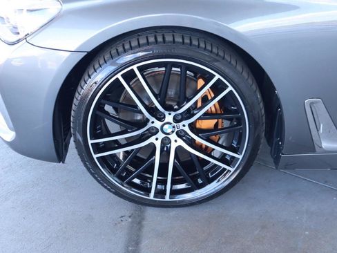 Used 2018 BMW 750i RWD image 12