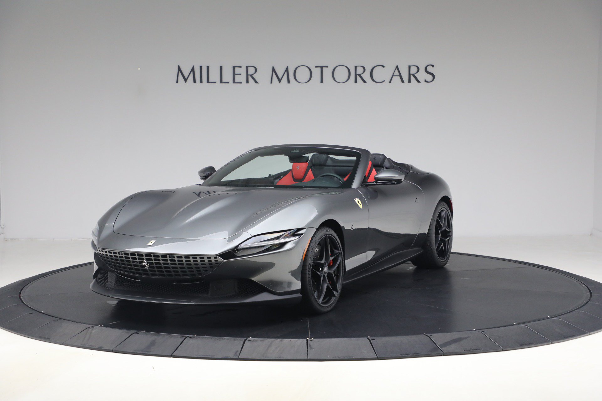 Certified 2026 Ferrari Roma Spider RWD image 1