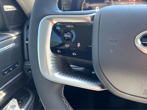 New 2025 INFINITI QX80 Luxe image 19