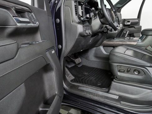 Used 2024 Chevrolet Silverado 2500 LTZ w/ LTZ Convenience Package AWD/4WD image 8