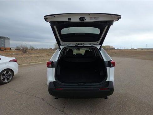 Used 2021 Toyota RAV4 XLE w/ Convenience Package image 27