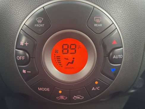 Used 2014 Nissan Cube 1.8 SL w/ SL Preferred Package FWD image 23