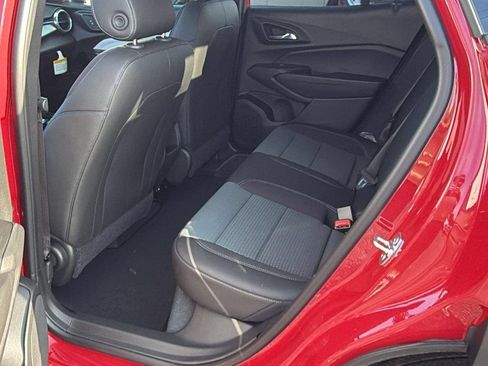 New 2026 Chevrolet Trax LT w/ Sunroof Package FWD image 19