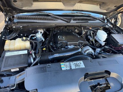 Used 2005 Chevrolet Silverado 2500 LS image 28