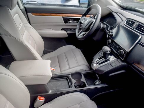 Used 2018 Honda CR-V Touring image 19