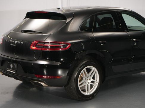 Used 2018 Porsche Macan AWD/4WD image 11