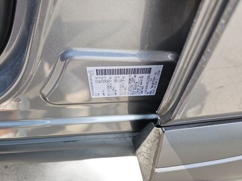 Used 2025 Nissan Rogue SV FWD image 31