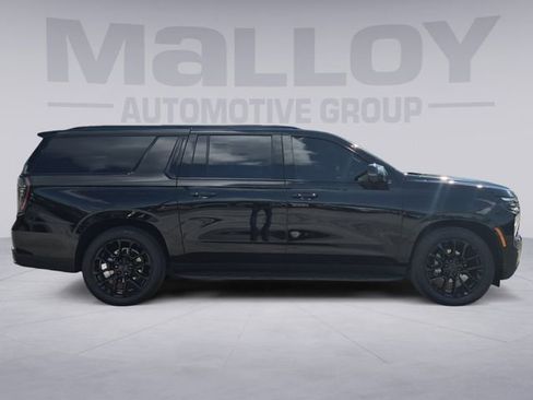 Certified 2025 Chevrolet Suburban RST w/ Advanced Technology Package AWD/4WD image 6