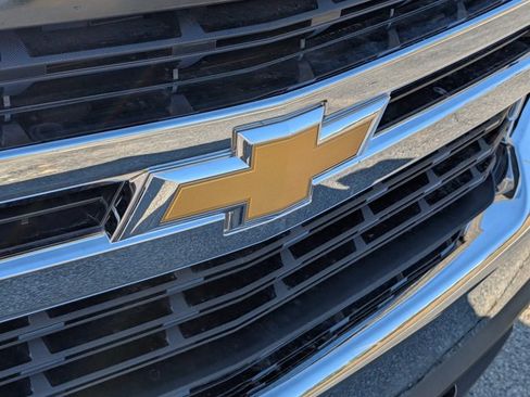 Used 2021 Chevrolet Silverado 1500 LT AWD/4WD image 7